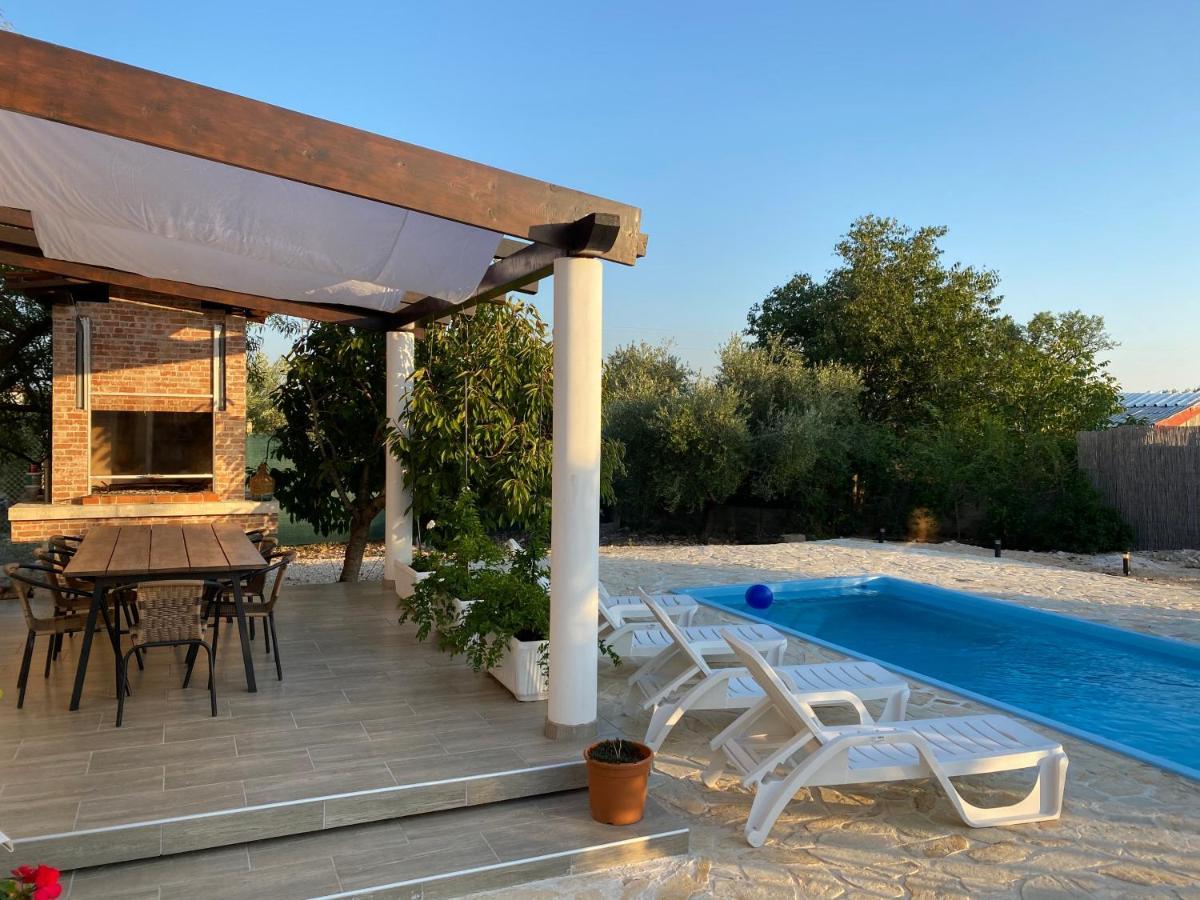 Villa Bubica- Cozy Holiday Home In Rural Area With Pool Stankovci  エクステリア 写真
