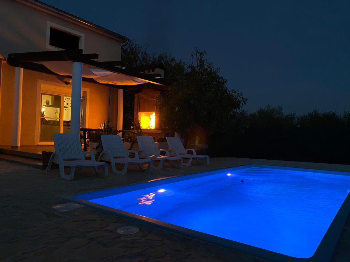 Villa Bubica- Cozy Holiday Home In Rural Area With Pool Stankovci  エクステリア 写真