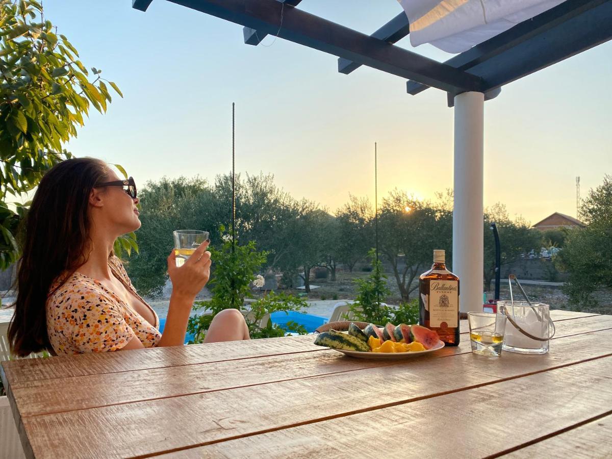 Villa Bubica- Cozy Holiday Home In Rural Area With Pool Stankovci  エクステリア 写真