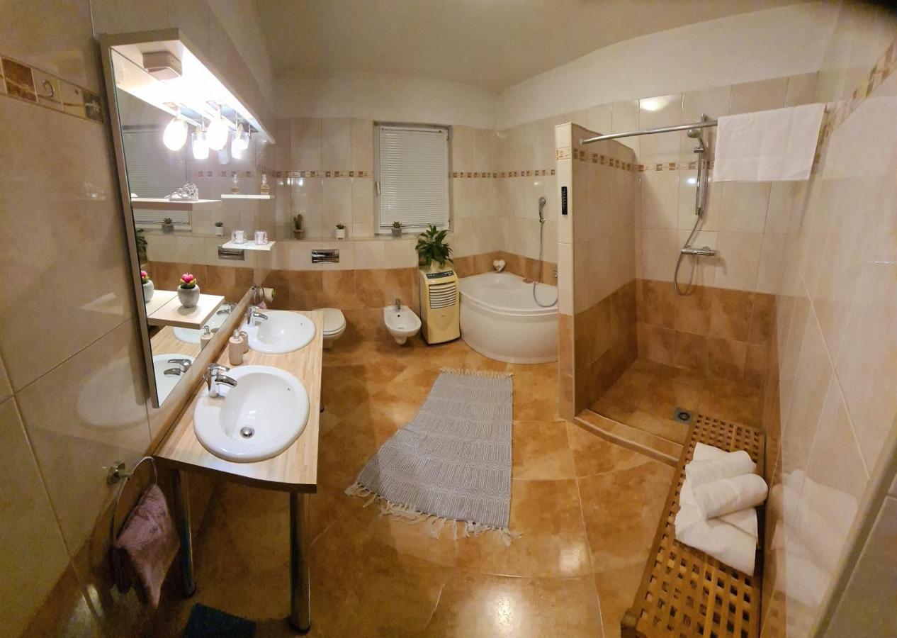 Villa Bubica- Cozy Holiday Home In Rural Area With Pool Stankovci  エクステリア 写真